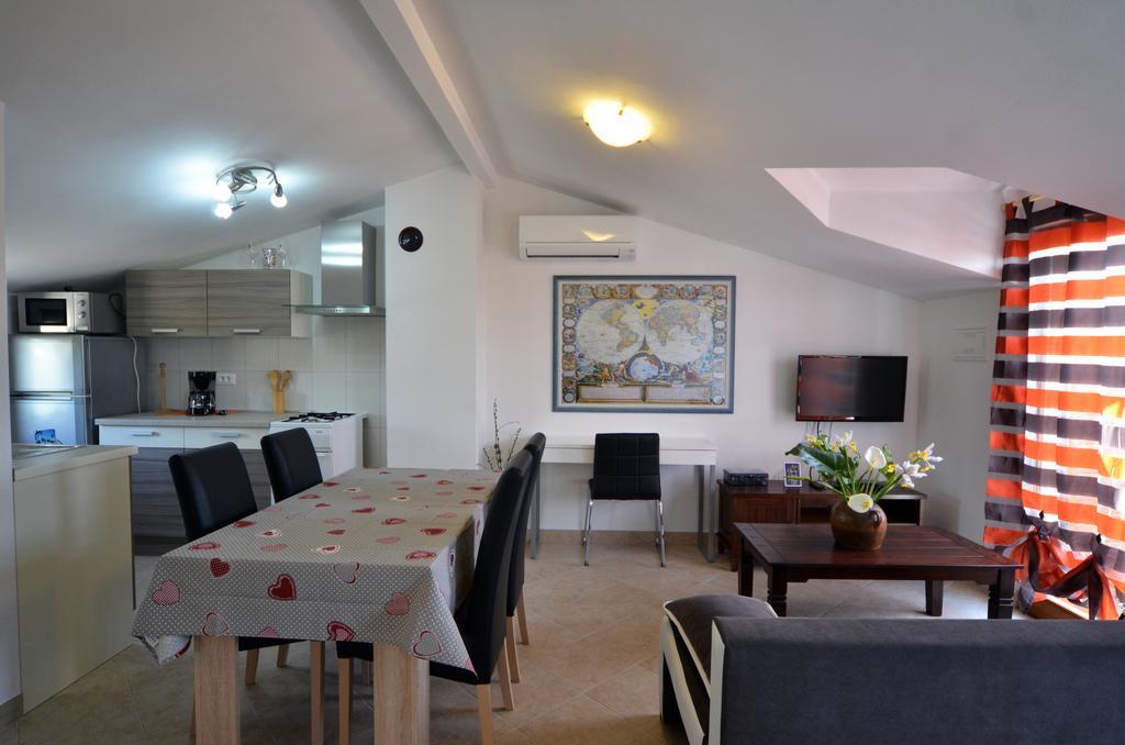 Ana & Mauricio Apartment Rovinj Exterior photo