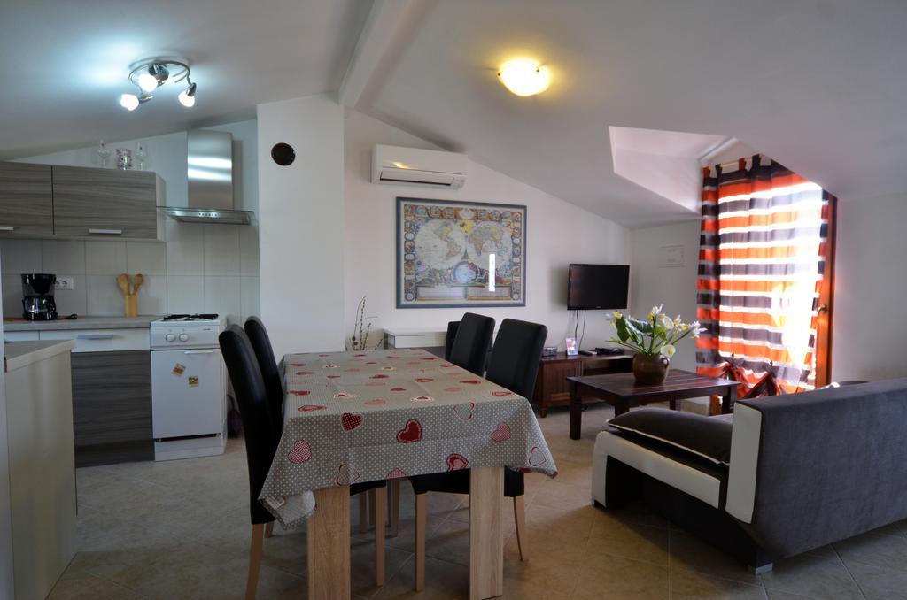 Ana & Mauricio Apartment Rovinj Exterior photo
